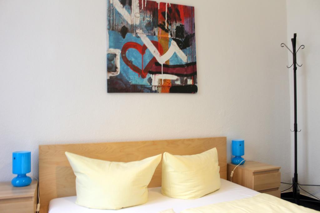 Pension Central Hostel Berlino Esterno foto