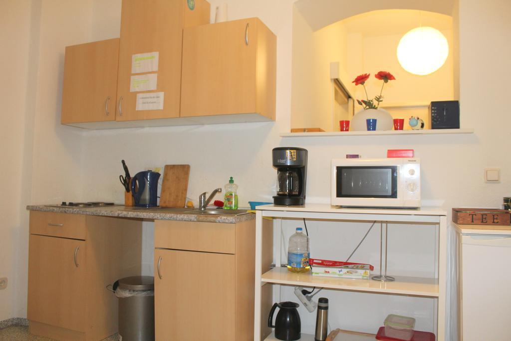 Pension Central Hostel Berlino Esterno foto